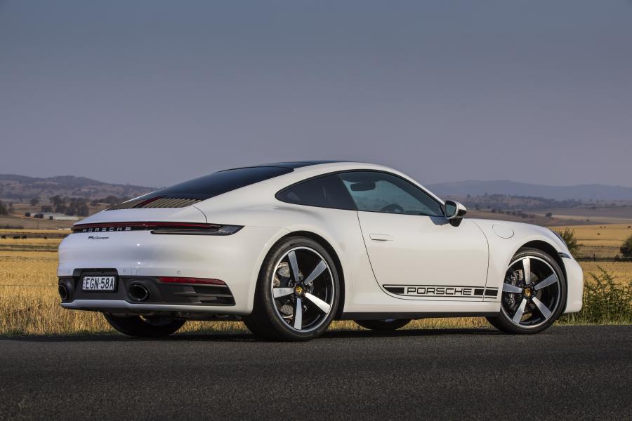  Porsche 911 Carrera (992) 2020 года  (AU) (фото 9 из 40)